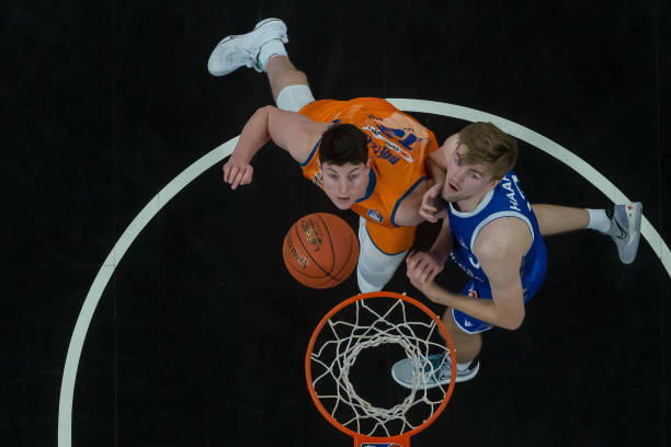 通过与强队 通过与强队