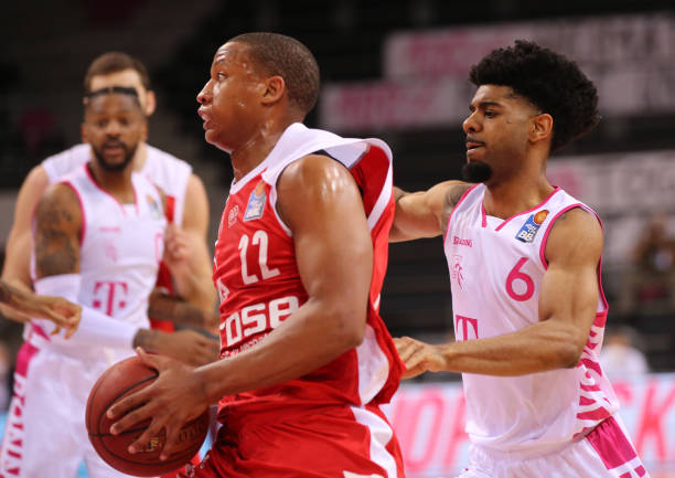 完全是两个 完全是两个