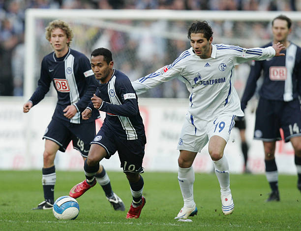 8落后的尴 8落后的尴